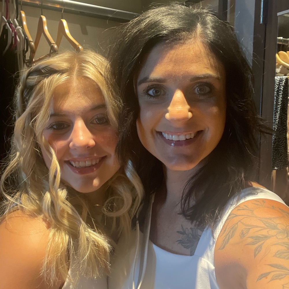 Meet your Posher, Holly